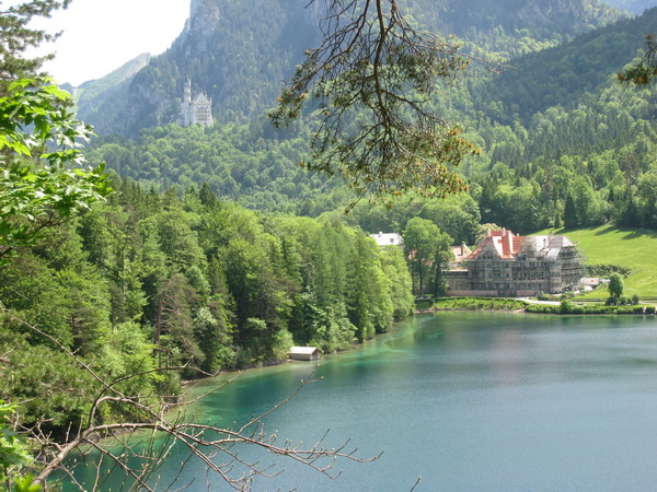 Kleiner Alpsee mit Blick auf Schlo Neuschwanstein.