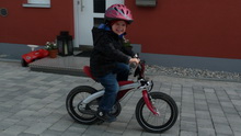 Nik beim radeln 31.03.2011